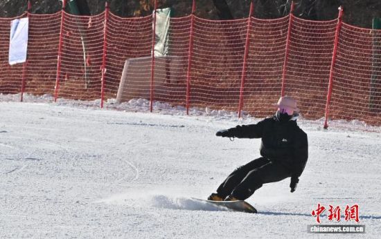 11��21�����L��ɏ��ɽ��ѩ���_��������ѩ�ۺ����w�(y��n)�������� �z